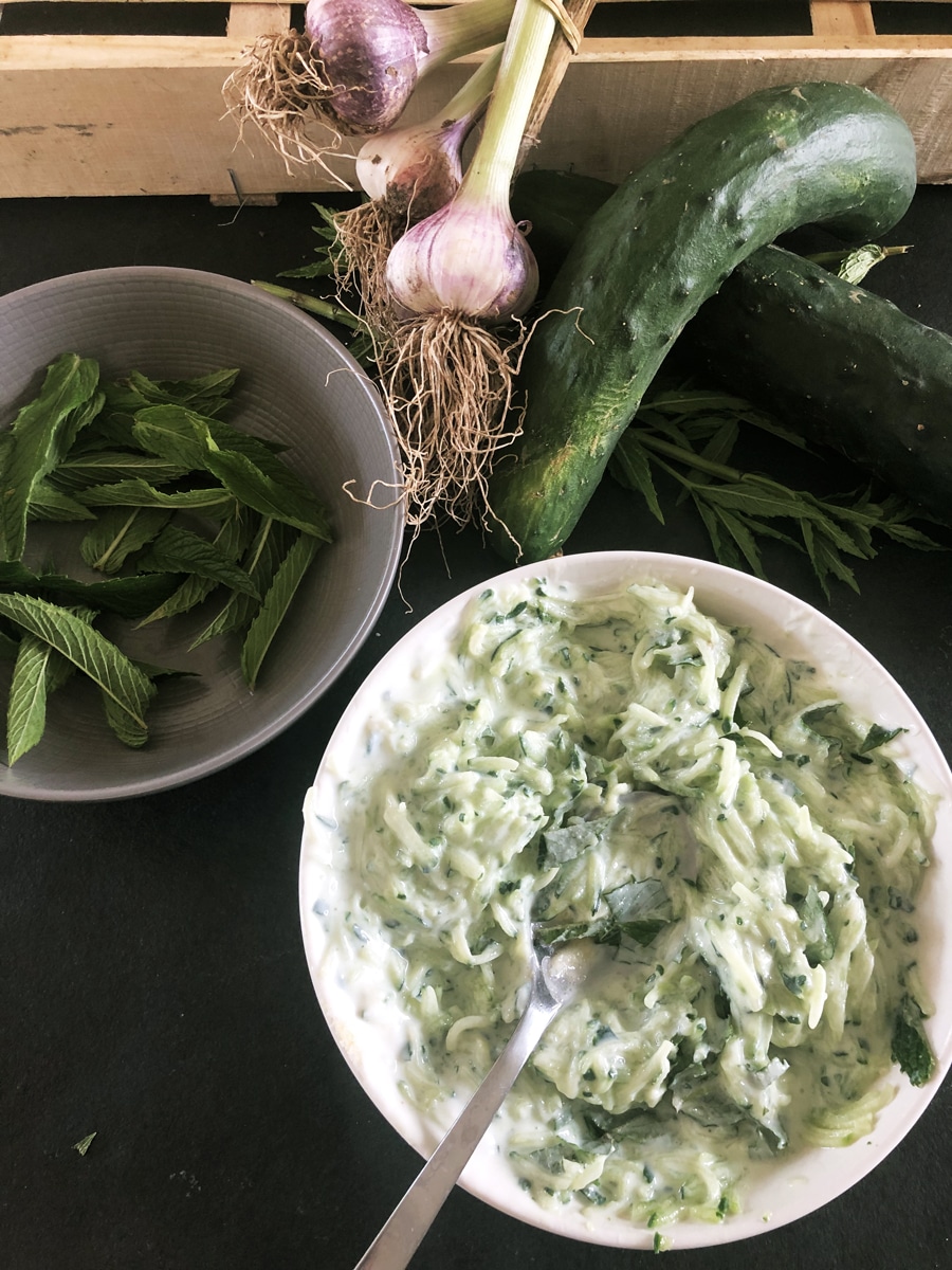 Recette de Tzatziki : rapide, frais, délicieux... parfait quoi ! 🥒🤤