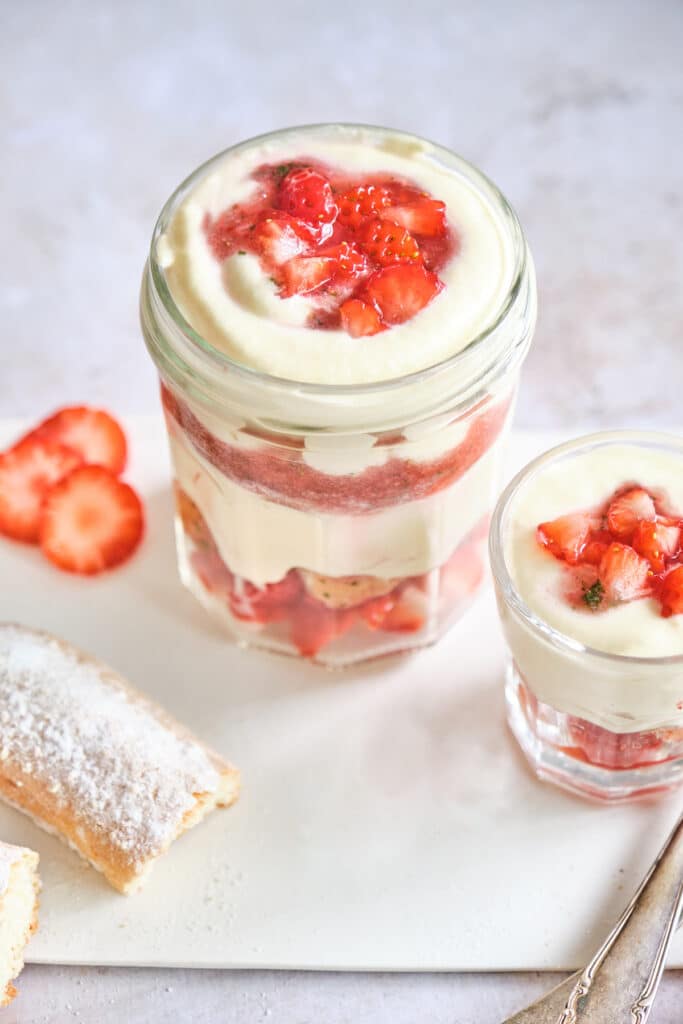 Recette de Tiramisu aux Fraises 🍓 : Facile, rapide et de saison