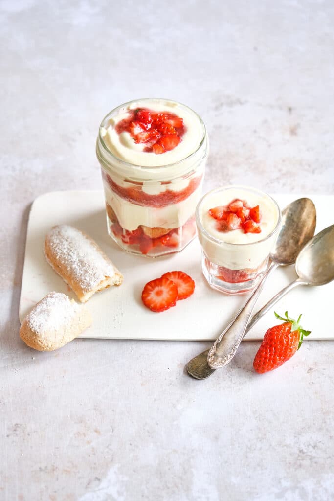 Recette de Tiramisu aux Fraises 🍓 : Facile, rapide et de saison