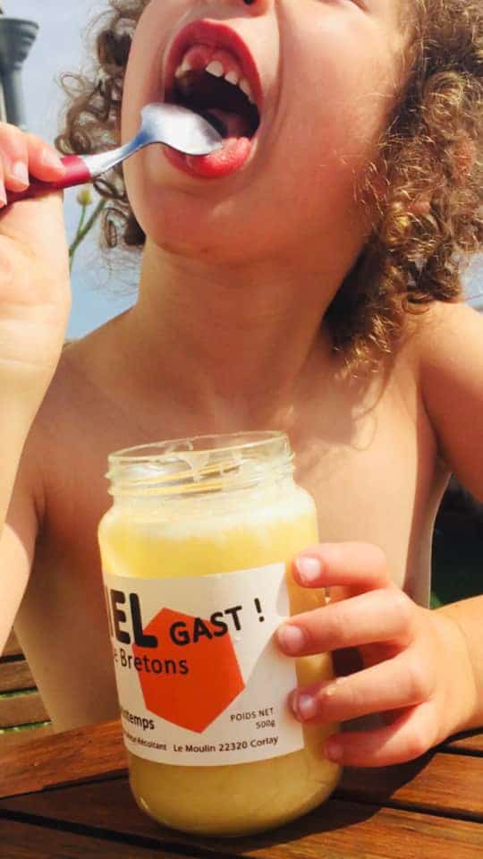 Miel de printemps : bienfaits, goût, récolte... on te dit tout !