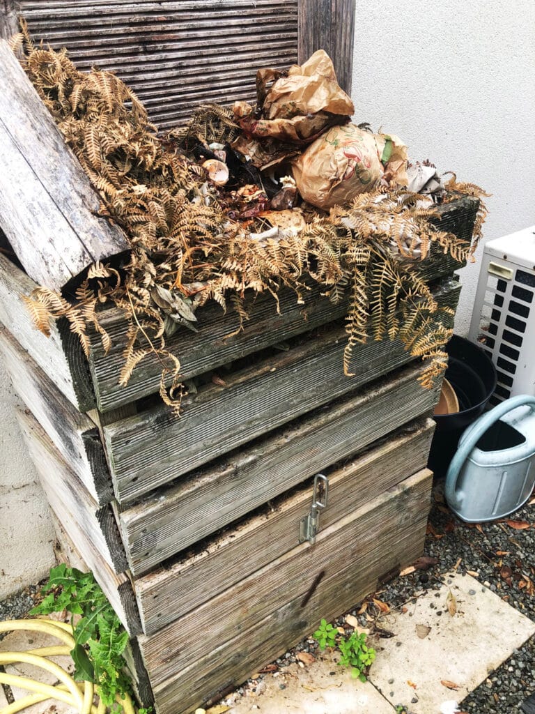 Comment fabriquer un composteur extérieur en bois ? [Tuto + Photos]