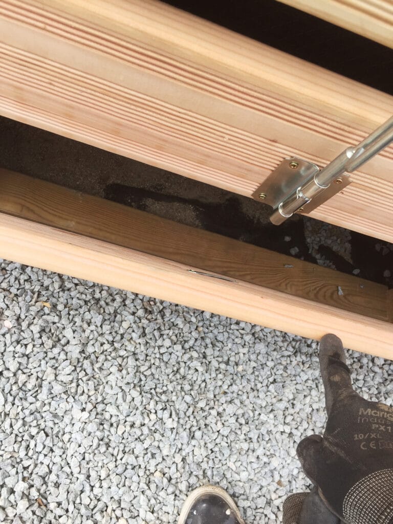 Comment fabriquer un composteur extérieur en bois ? [Tuto + Photos]