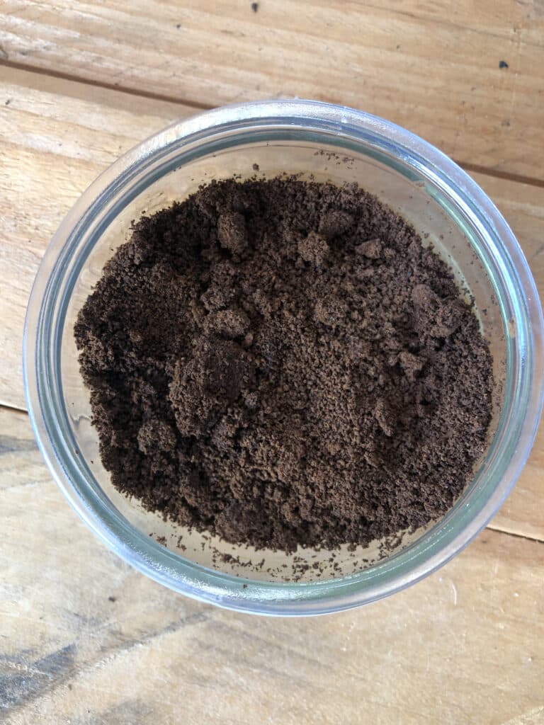 Marc de café : comment et pourquoi l'utiliser au jardin et au potager ?