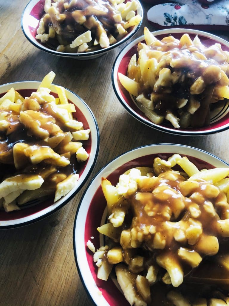 Recette de poutine, avec fromage local et sauce maison