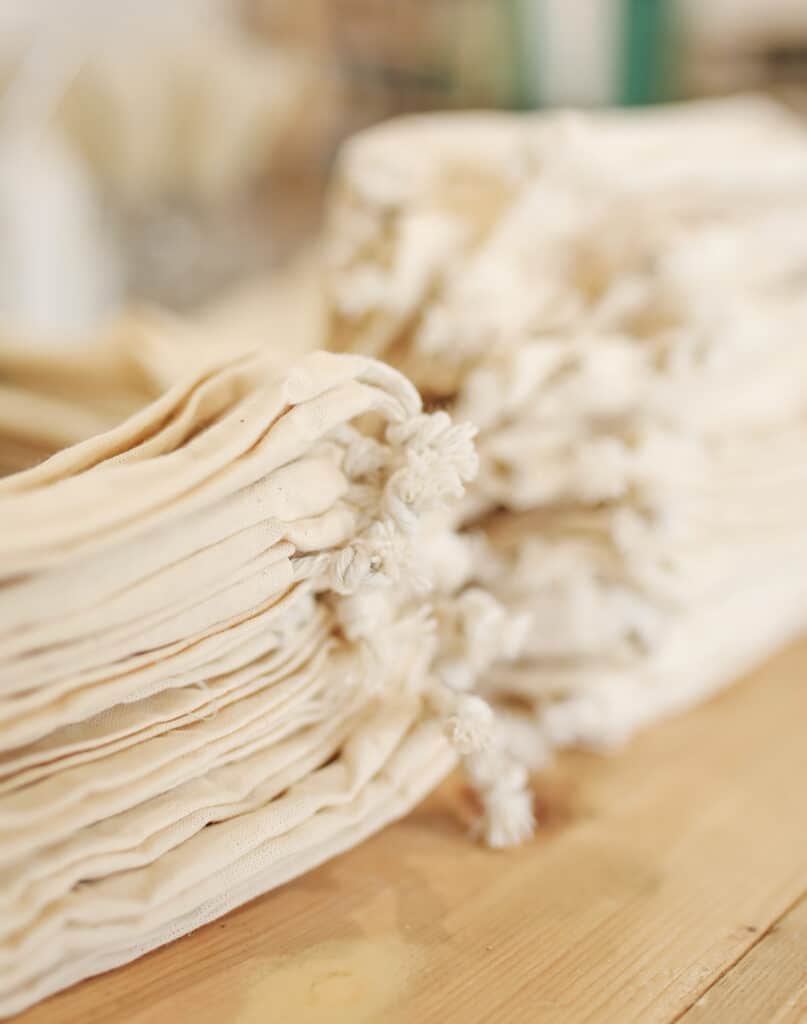 Recycler de vieux draps : 6 idées zéro déchets, faciles et utiles